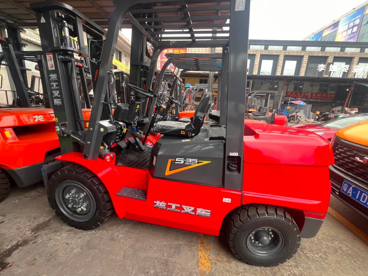 Lonking 5-35 Series Industrial Heavy-Duty Counterbalanced Forklift photo 3