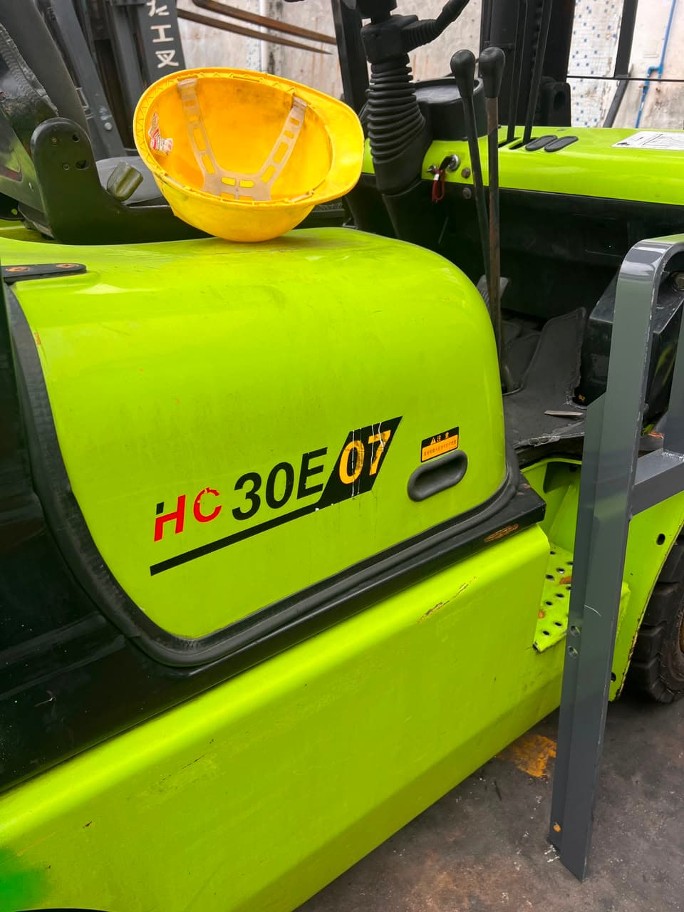 Lonking 5-35 Series Industrial Heavy-Duty Counterbalanced Forklift photo 4